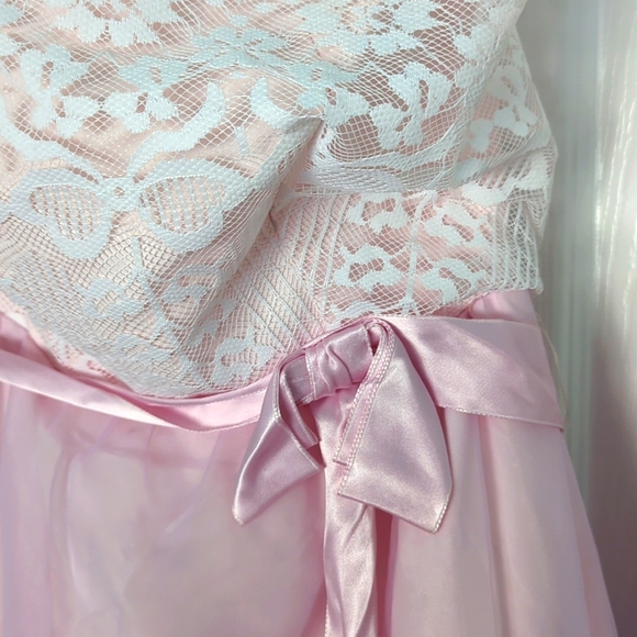 Vintage Flirtations by Alfred Angelo Dress - Size 8/39 - Picture 4 of 9